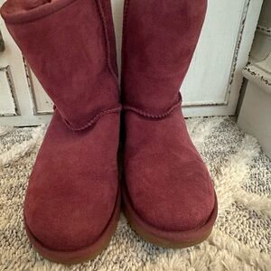 UGG Classic Short Boots – Maroon/Burgundy – Women’s Size 7
